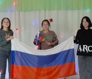 Познавательно – игровая программа «Белый, синий, красный»