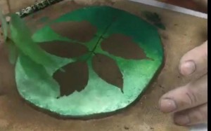 «Этюд» с отпечатками листьев