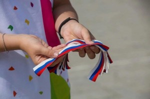 Акция «Российский триколор — звучит гордо!»