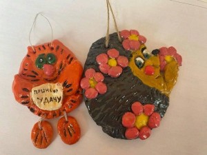 Мастер – класс «Лепка из соленого теста. Елочные украшения – фантазии из колбасок и ленточек»