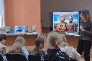 Информационно-познавательный час «Минин и Пожарский - народные герои».