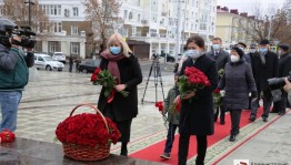 Накануне состоялась церемония возложения цветов к памятнику Мустаю Кариму