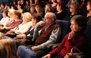 В Национальном молодёжном театре состоялся уникальный показ спектакля для незрячих и слабовидящих зрителей