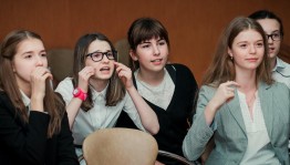 Подвижные игры«Крокодил»