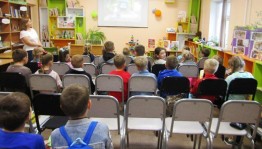 Библиодворик «Безопасное лето в библиотеке»