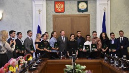 В Уфе в День Республики наградили лауреатов Молодежной премии им. Ш. Бабича