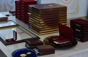 Рустэм Хамитов вручил государственные награды Российской Федерации и Республики Башкортостан