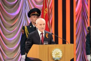 Глава республики Рустэм Хамитов поздравил ветеранов с Днём Победы