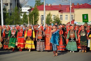 In Ufa, more than three thousand people joined the National Costume Festival.