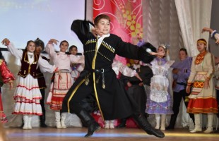 В Хайбуллинском  районном ДК прошёл праздничный концерт ко Дню народного единства