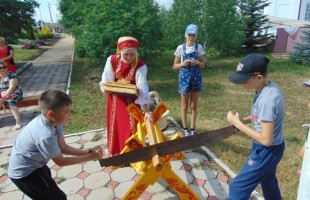 В Белебеевском районе состоялась этнографическая экскурсия для детей «Из бабушкиного сундучка»