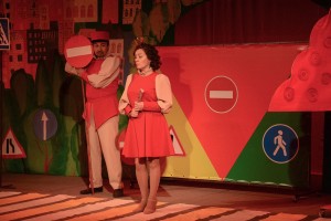 В сибайском детском театре «Сулпан» состоялась премьера спектакля «Спасите Мигай Светофорыча!»
