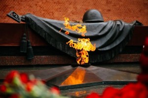 «Имя твое неизвестно, подвиг твой бессмертен»