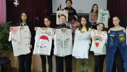 Мастер-класс «Акрилом по футболке»