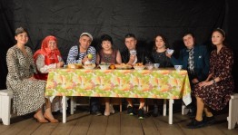 Спектакль «Приехали девушки в село»