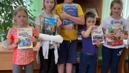 Фотосессия «У книжной полки»