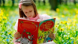 Литературная скамейка«Лето,книга,я-друзья!»