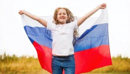 «Гордо взвейся над страной, флаг российский наш родной»