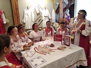 Этно-коллаж :Чувашский национальный костюм