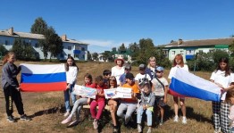 Информационный час «Три цвета Родины моей»