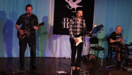 Концерт «Пой, Революция»