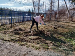 Акция по уборке территории села «Мир! Труд! Май!»