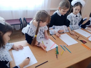 Развлекательная программа «Наряжаем елочку»