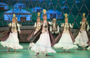 Госансамбль танца Казахстана «Салтанат» выступил на Международном фестивале «Танец – душа народа» в Уфе