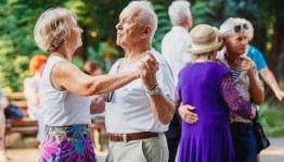 Вечеринка«Некогда грустить»