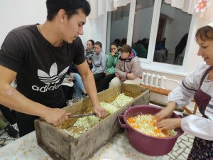 «Капустницы»–молодежная вечерка.