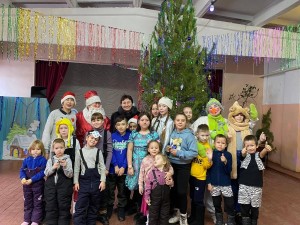 Новогодний утренник «Представление у елочки»