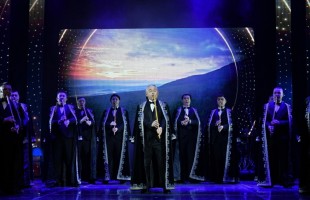 Өфөлә танылған ҡурайсы Азат Айытҡоловты 70 йәшлек юбилейы менән ҡотланылар