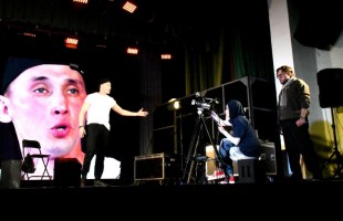 «Остаться человеком»: Башдрамтеатр имени Мажита Гафури представил в районах республики новый спектакль