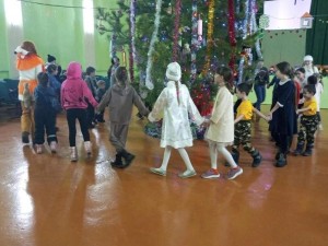 Игровая программа «Новогоднее конфетти»