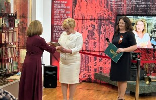 В Уфе в рамках «Китап-Байрама» открылась выставка к 80-летию Великой Победы