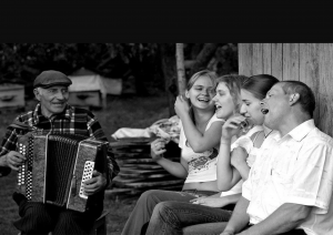 Развлекательная программа «С песней по жизни идти веселей»