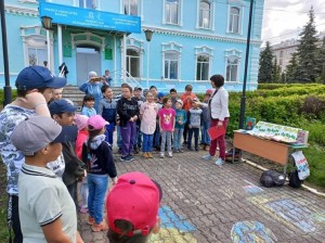 Праздничная программа «Мы из страны детства»