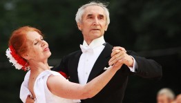 Вечер «Кружимся в вальсе»