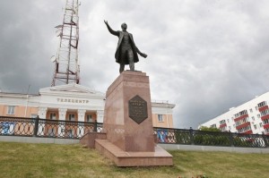 В Уфе возложили цветы к памятнику Шайхзады Бабича