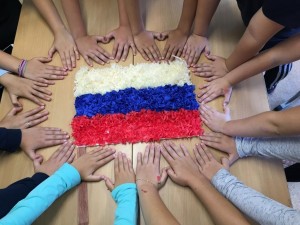 «Гордо взвейся над страной,флаг Российский наш родной»