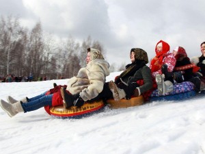 Спортивная программа «Гонка на санках»
