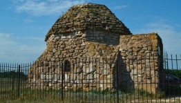 Мавзолей -ТураХана