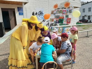 Летний читальный зал «Книга под солнцем»