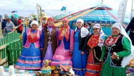 Акция «Соцветие национальных костюмов»