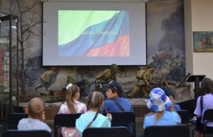 В Республиканском музее Боевой Славы прошли мероприятия ко Дню Российского флага