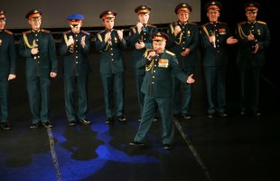 Артисты ансамбля песни и пляски ЦВО провели финальный концерт в Уфе