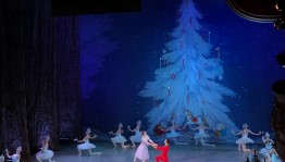 В Башкирском театре оперы и балета прошёл «Новогодний огонёк»