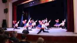 Гаскаровцы выступили в ЛНР с программой "Наш дом - Россия"