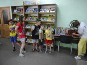 В Центре юношеского чтения Национальной библиотеки им.А.-З.Валиди РБ организовали прослушивание сказок “Старая пластинка”