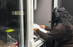 В Башкирском государственном театре кукол состоялся инклюзивный спектакль для детей с нарушениями зрения
